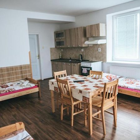 Klub U Námořníka Dvůr Králové nad Labem Esterno foto