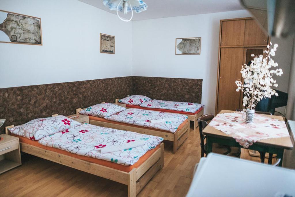 Klub U Námořníka Dvůr Králové nad Labem Esterno foto