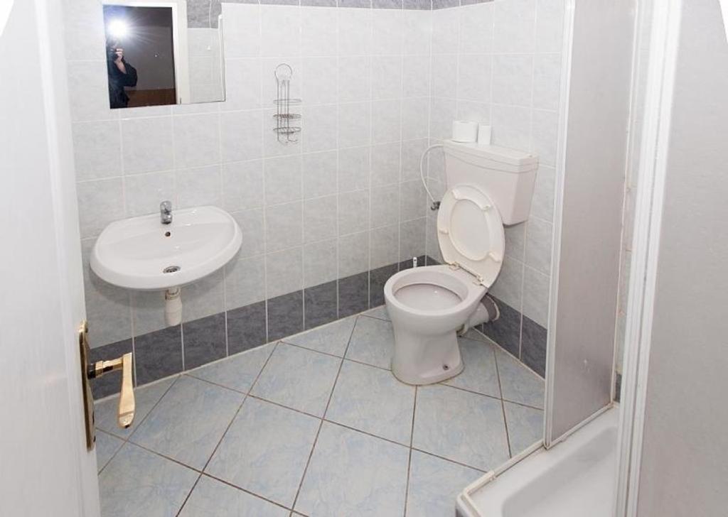 Klub U Námořníka Dvůr Králové nad Labem Esterno foto
