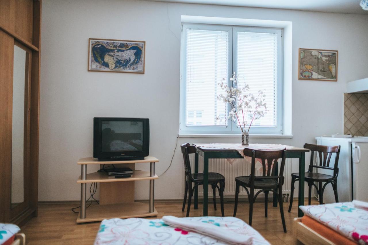 Klub U Námořníka Dvůr Králové nad Labem Esterno foto